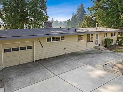 16209 Lake Hills Blvd Bellevue, WA 98008