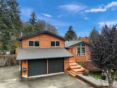 1742 Olympia Ave SE Renton, WA 98058