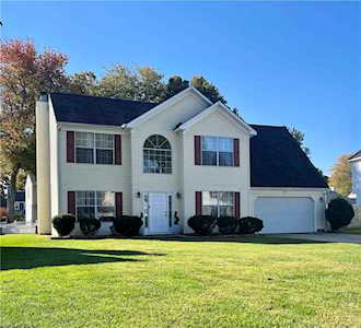 827 Sheffield St Hampton, VA 23666