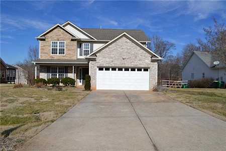 3217 Knoll Ridge Drive Walkertown, NC 27051