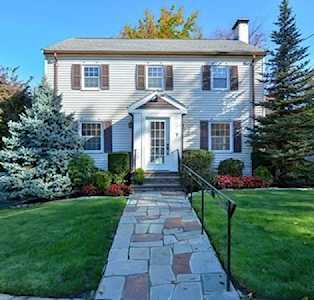 7 Neillian Cres Boston, MA 02130