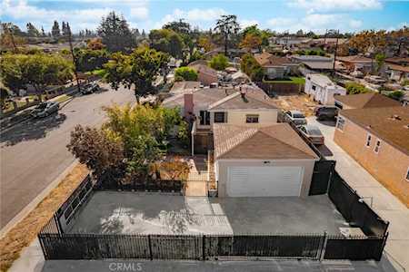 11921 209th St Lakewood, CA 90715
