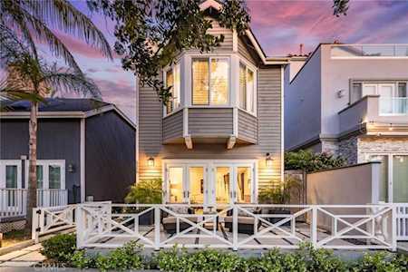 626 21st St Huntington Beach, CA 92648