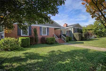 21 Holly St Hampton, VA 23669