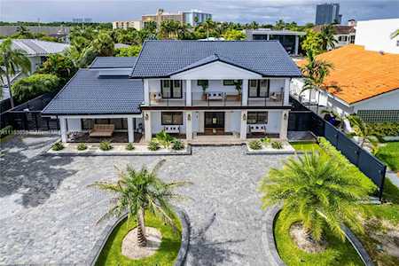 16416 NE 32nd Ave North Miami Beach, FL 33160