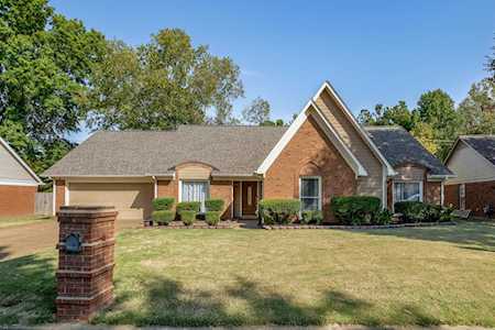8200 N Creekside Cir Memphis, TN 38016