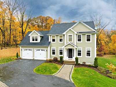 16 Black Dog Lane East Longmeadow, MA 01028