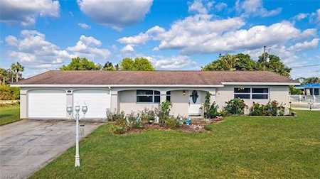 1683 Country Club Pkwy Lehigh Acres, FL 33936