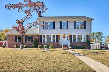 135 Robin Ln Suffolk, VA 23434