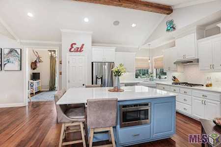 8807 Spring Grove Dr Baton Rouge, LA 70809