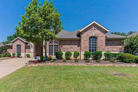 8206 Summerleaf Drive Arlington, TX 76001