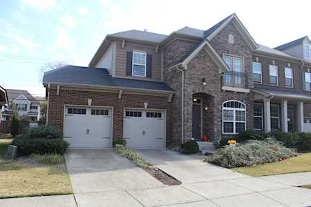 2325 Traemoor Village Pl Nashville, TN 37209
