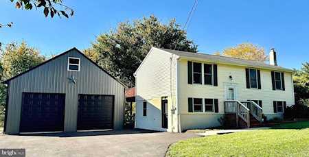 72 Hilltop Rd Avondale, PA 19311