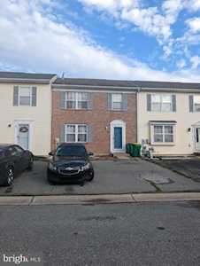 6 Silktree Ct Bear, DE 19701