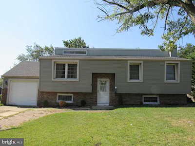 5 Antares Ct Turnersville, NJ 08012
