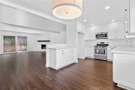 384 16th Place #A Costa Mesa, CA 92627