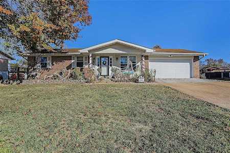5838 Barberry Dr Imperial, MO 63052