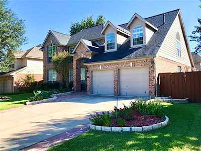 2101 Brentcove Drive Grapevine, TX 76051