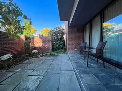 85 Grove St #105 Wellesley, MA 02482