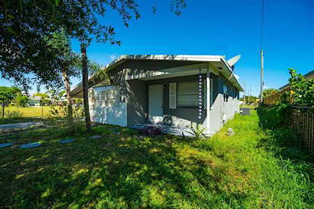 1237 NW 1st Street Delray Beach, FL 33444