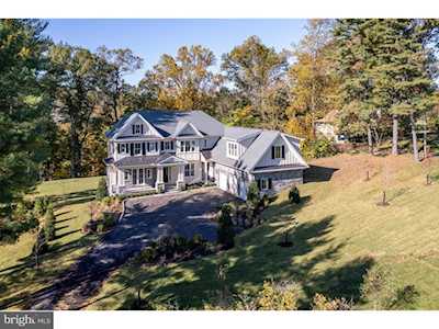 27 Dunminning Rd Newtown Square, PA 19073