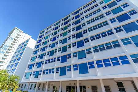 33 S Gulfstream Ave #506 Sarasota, FL 34236