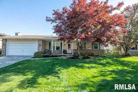 125 Oakmoor Dr East Peoria, IL 61611