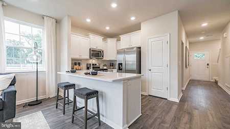 37 Peregrine Way Burlington, NJ 08016