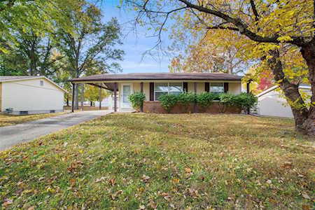 21 Glenwood Ln St Peters, MO 63376