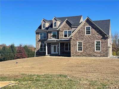 447 North Pine Top Circle Bethlehem, PA 18017