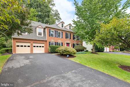 5381 Ashleigh Rd Fairfax, VA 22030