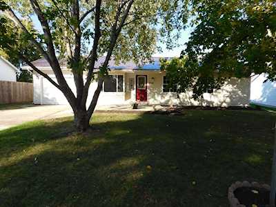 304 W Hillside Drive Syracuse, IN 46567