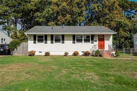 111 Aspenwood Dr Hampton, VA 23666