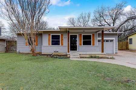 412 Hillcrest Drive Arlington, TX 76010