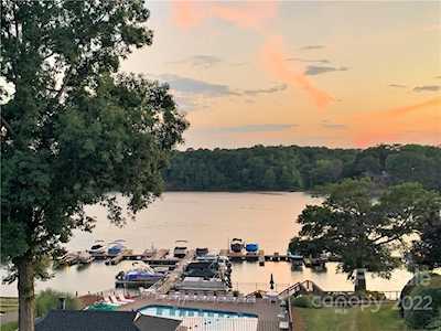 9801 Emerald Point Dr Charlotte, NC 28278