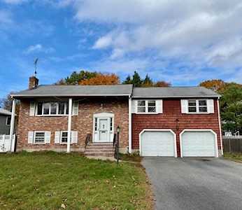 3 Flintlock Ln Dedham, MA 02026