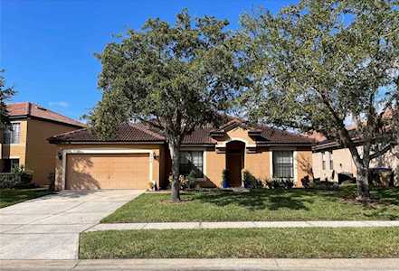 2990 Siesta View Dr Kissimmee, FL 34744