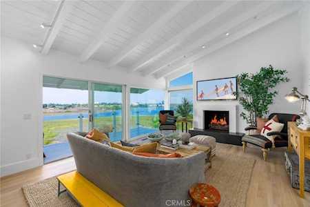 420 Vista Parada Newport Beach, CA 92660