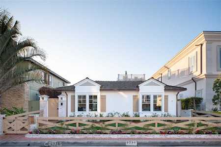 2771 Bayshore Dr Newport Beach, CA 92663