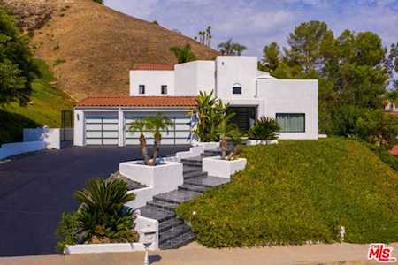 4464 Alta Tupelo Dr Calabasas, CA 91302