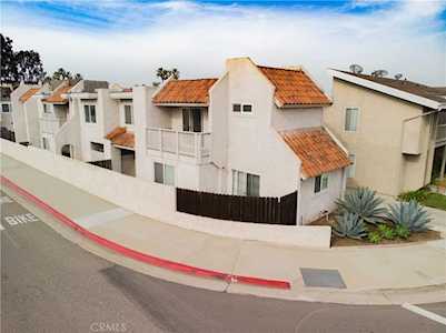 16981 Hoskins Ln Huntington Beach, CA 92649