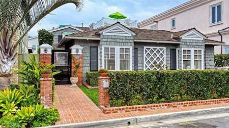 2771 Bayshore Dr Newport Beach, CA 92663