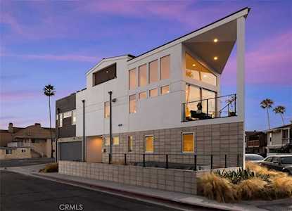 4401 Channel Place Newport Beach, CA 92663