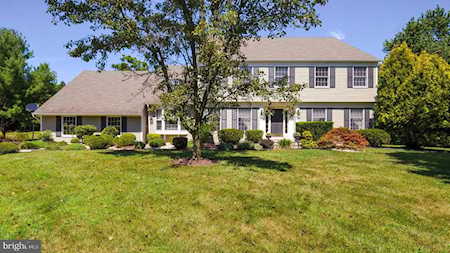 3 Lee Ct Princeton Junction, NJ 08550