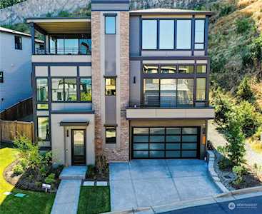515 Viewcrest Dr NW Issaquah, WA 98027