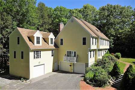 68 Faith Dr Hampstead, NH 03841