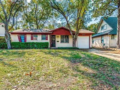 1704 Foster Drive Arlington, TX 76012