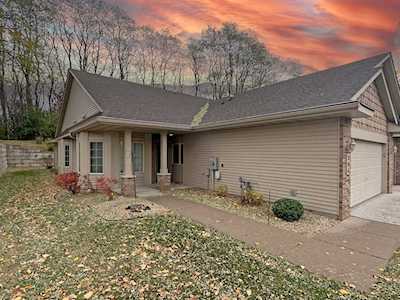 394 Summer Lane Maplewood, MN 55117