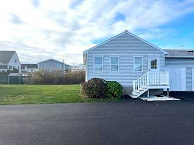 30 Kings Hwy #3 Hampton, NH 03842