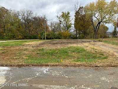 4610 Lake Dreamland Dr Louisville, KY 40216